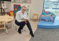 Czytanie przedszkolakom przez p.o. Wójta Gminy Płużnica